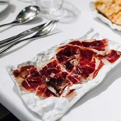 A Barcelona food tour for real tapas lovers! See the city through a gastronomic lens!