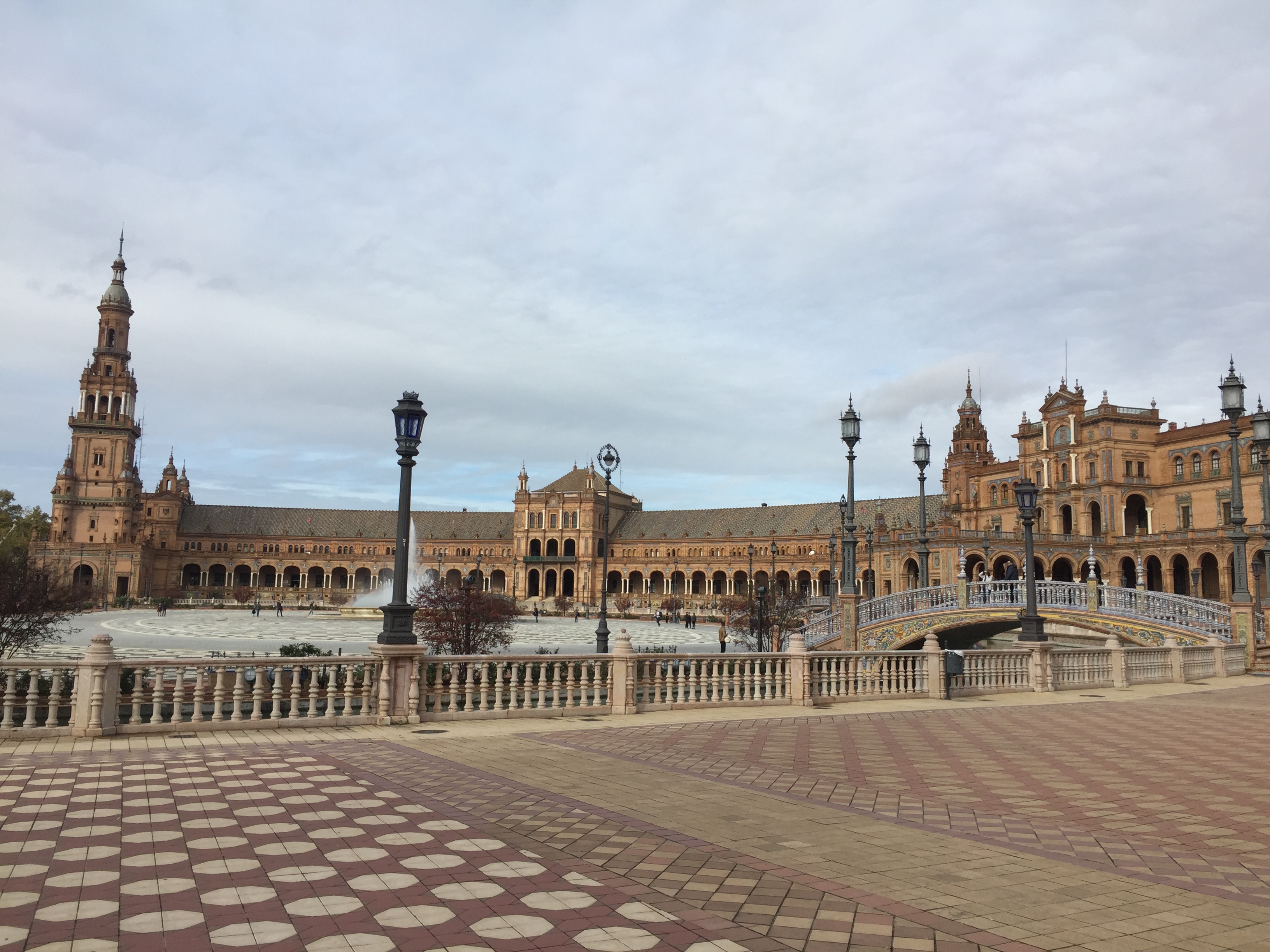 What to do in Seville - Plaza España