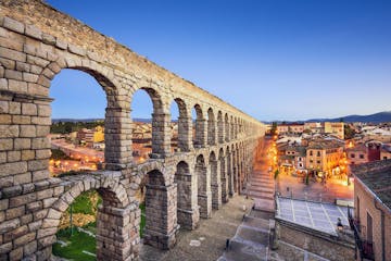 Acueducto de Segovia de noche