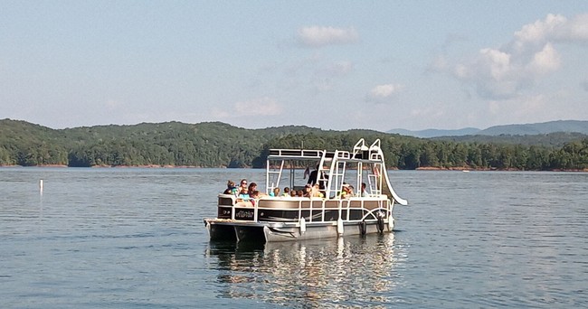 Carters lake deals boat rental