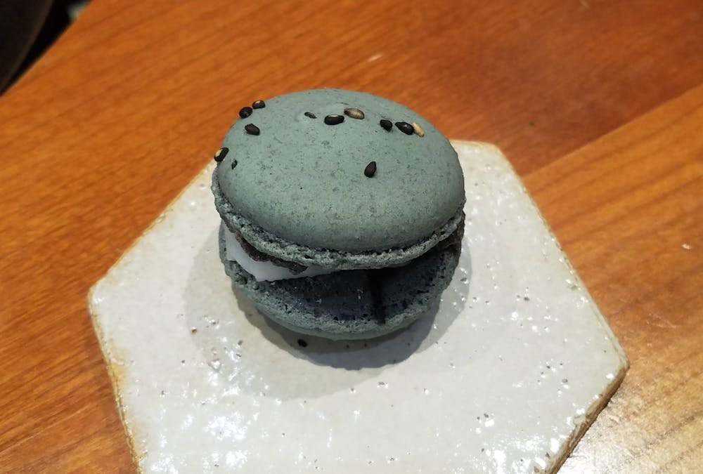 Setsugekka Black Sesame Macaron