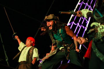 Battle on a Pirate Ship - Blog - Pirate Show Cancun, the pirate ship 