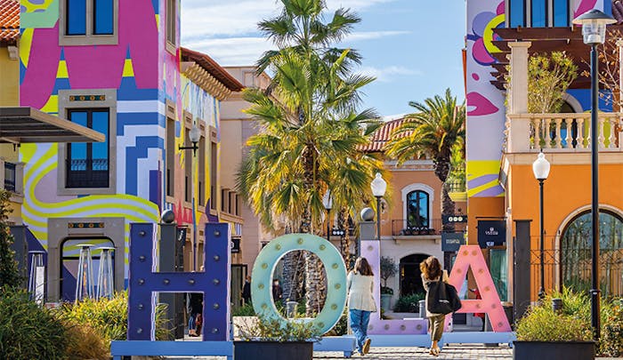 La Roca Village Open-Air Outlet Mall 8-Hour Shopping Trip 2023