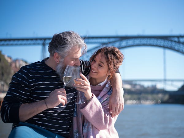 Couple, rio douro, champagne, sailing 360
