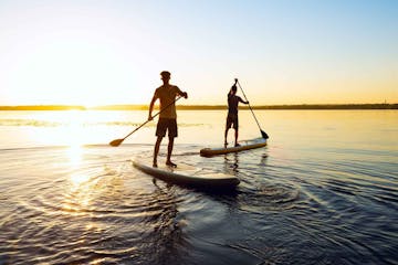 stand-up-paddleboarding-in-oahu-ocean