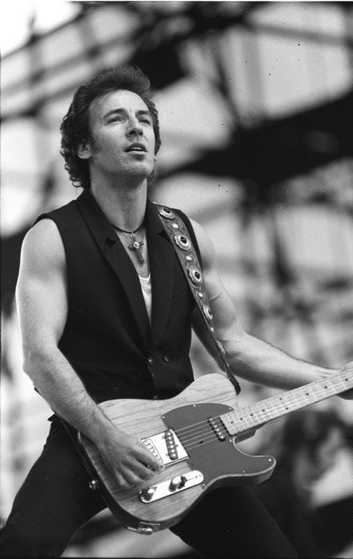An der Rennbahn Weißensee gab es wenig zu sehen, darum hier eine historische Erinnerung an das legendäre Bruce-Springsteen-Konzert. (Quelle: Bundesarchiv, Bild 183-1988-0719-38 / Uhlemann, Thomas / CC-BY-SA 3.0)