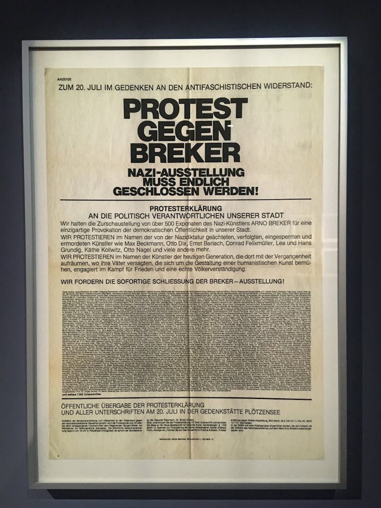 Protest gegen Arno Breker anlässlich einer Ausstellung in West-Berlin 1981