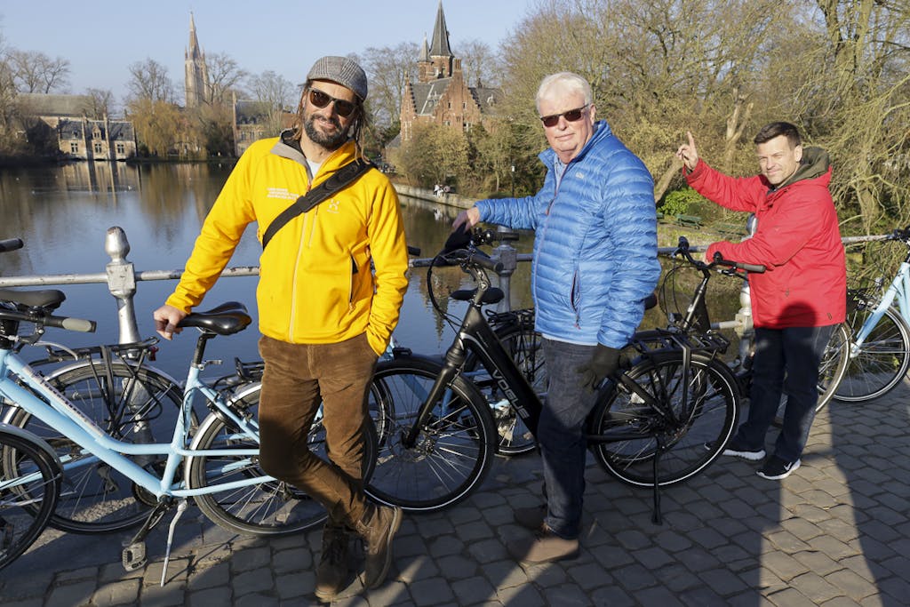 bike tour group at the Minnewater in Bruges