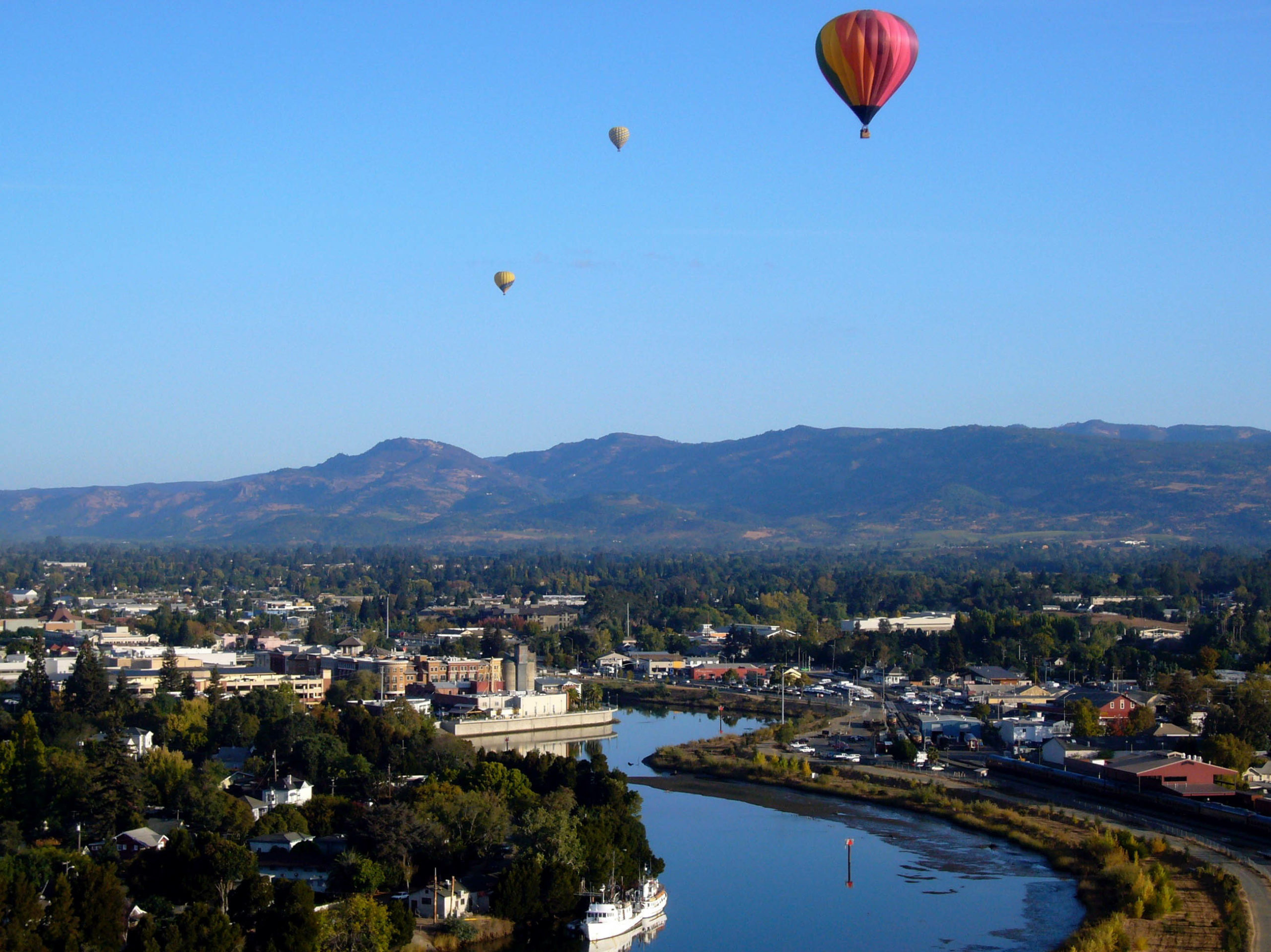 4 Reasons Why You Should Kayak the Napa River | California Activities