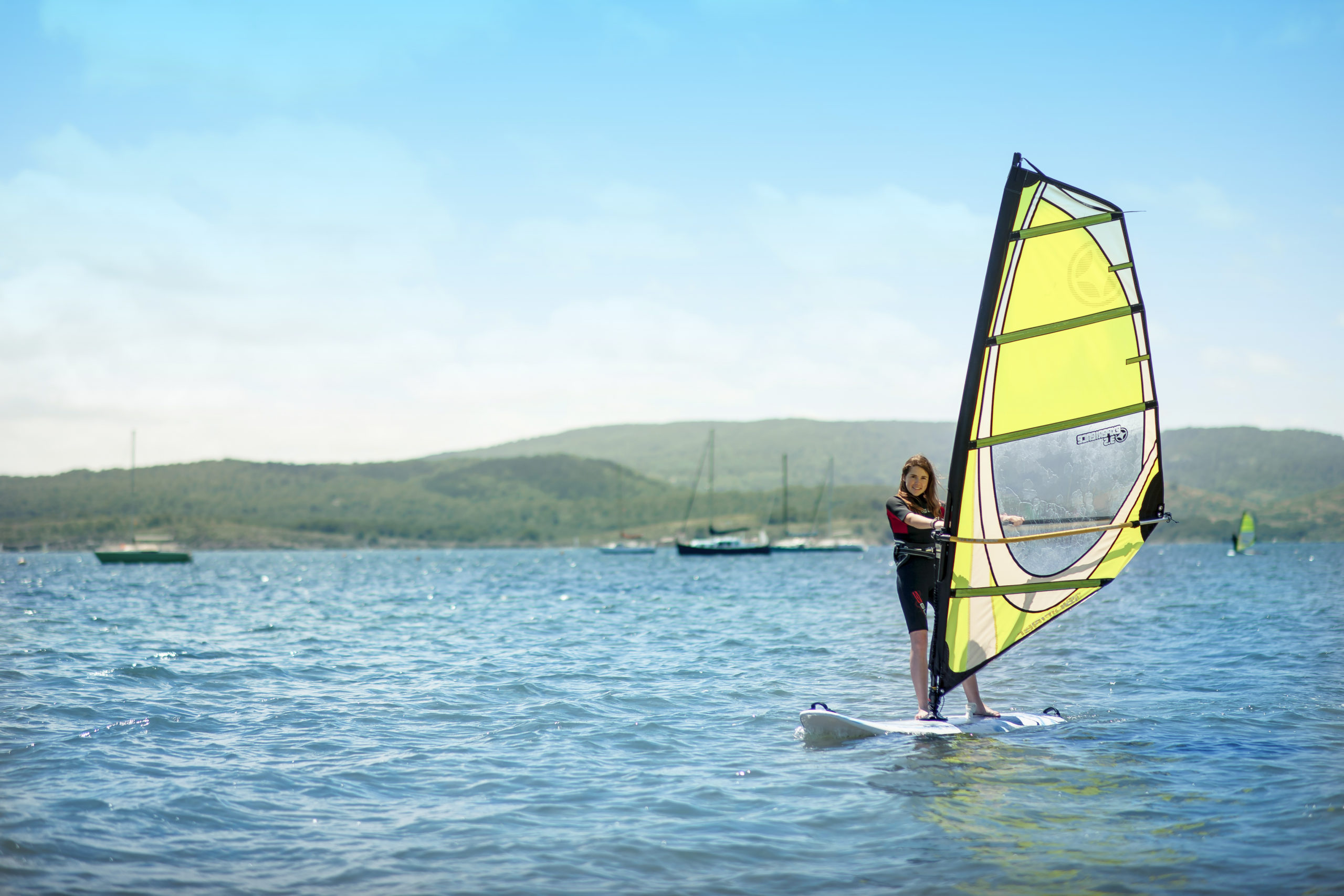 girl doing windsurf