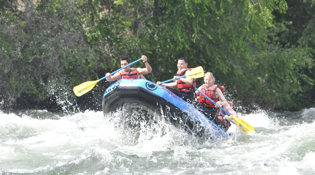 Must-Know Whitewater Rafting Tips For Beginners