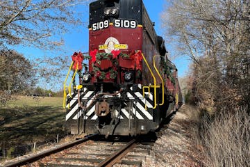 Hiwassee River Rail Adventure from Tennessee Valley Railroad Museum - Santa's Hiwassee Holiday Train Ride