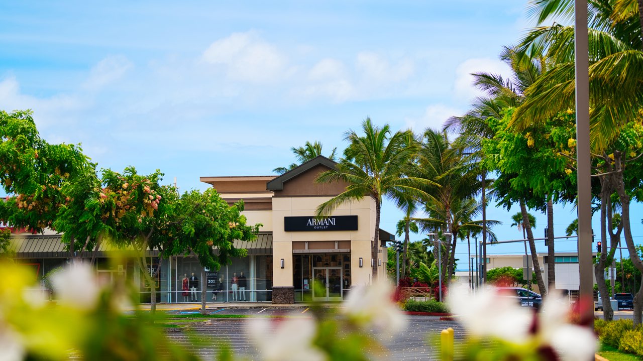 Waikele Premium Outlets Shuttle Transportation from Waikiki