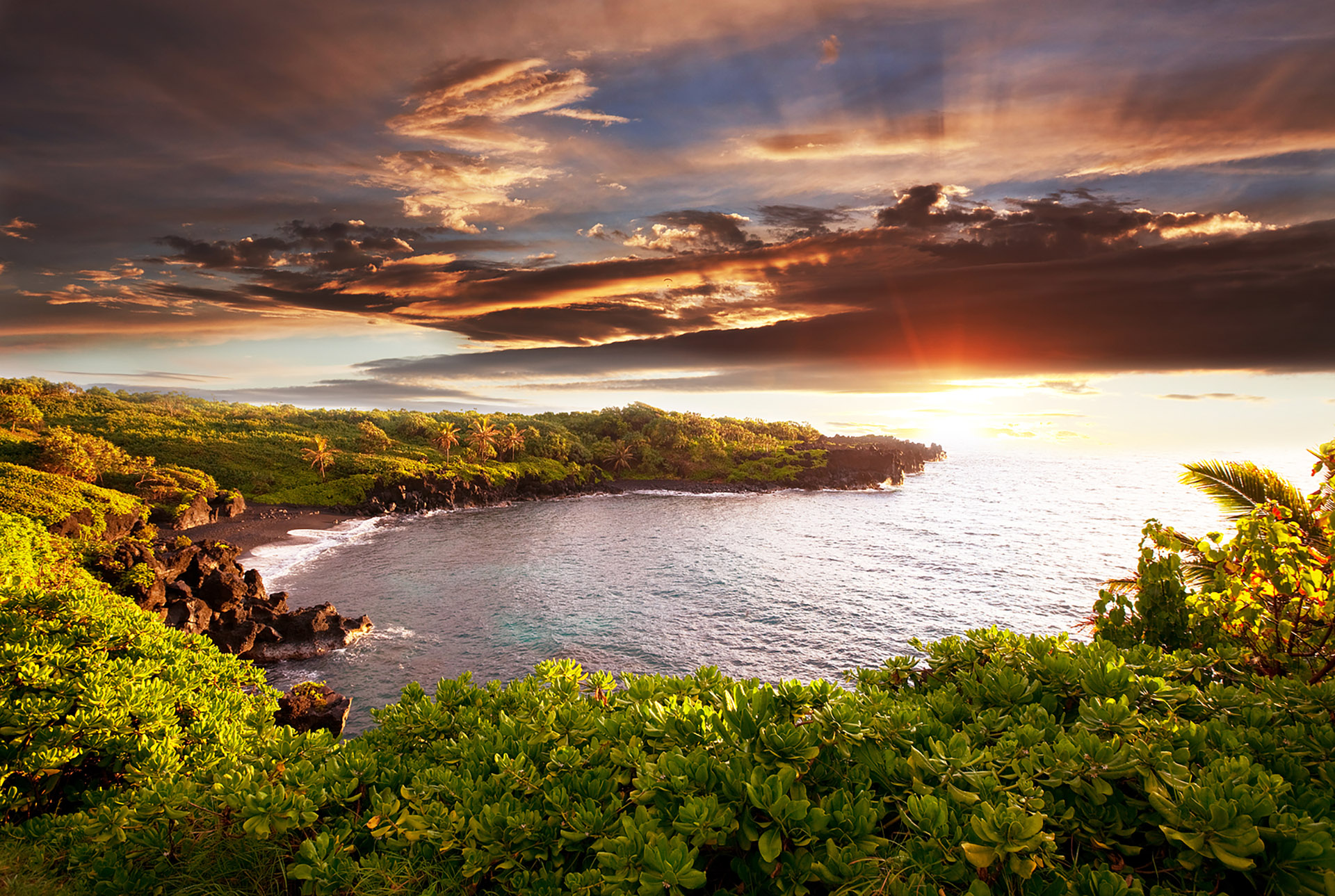 Discovering Paradise: A Journey Down The Iconic Road To Hana | Roberts ...