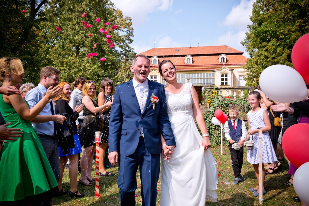 a couple getting married in the Czech Republic