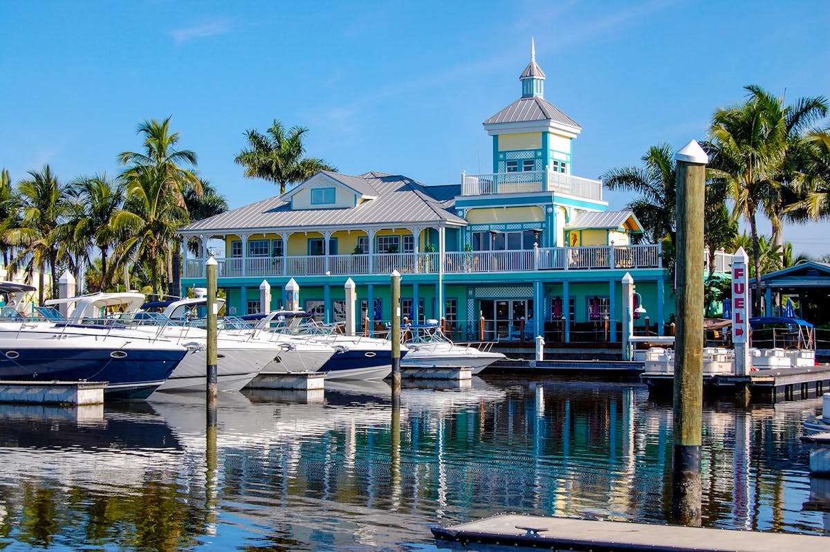 Salty Sam's Marina | Southwest Florida Boat Rentals & Services