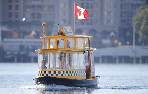 victoria harbour ferry cruise