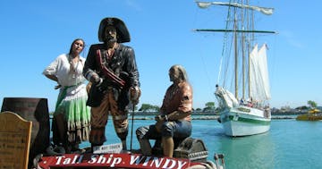 Pirates whitewash Chicago, 11-0, Lifestyle