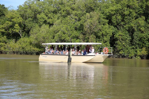 Adelaide River Transfers | Jumping Crocodile Cruise Shuttle Bus