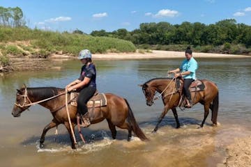Guided Trail Rides in Oklahoma | Honey Lee Ranch
