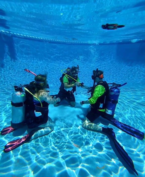 Scuba Refresher Course in Siesta Key, FL Keys Huka Dive