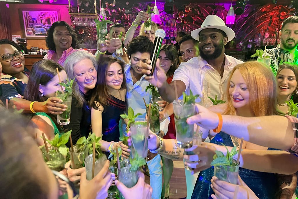 Miami Salsa Nights by Salsa Mia leading number 1 ranked food tour with drinks and Salsa dancing Miami Beach, South Beach, Salsa Mango's Tropical Cafe Nightclub Live Music Live Entertainment Shows