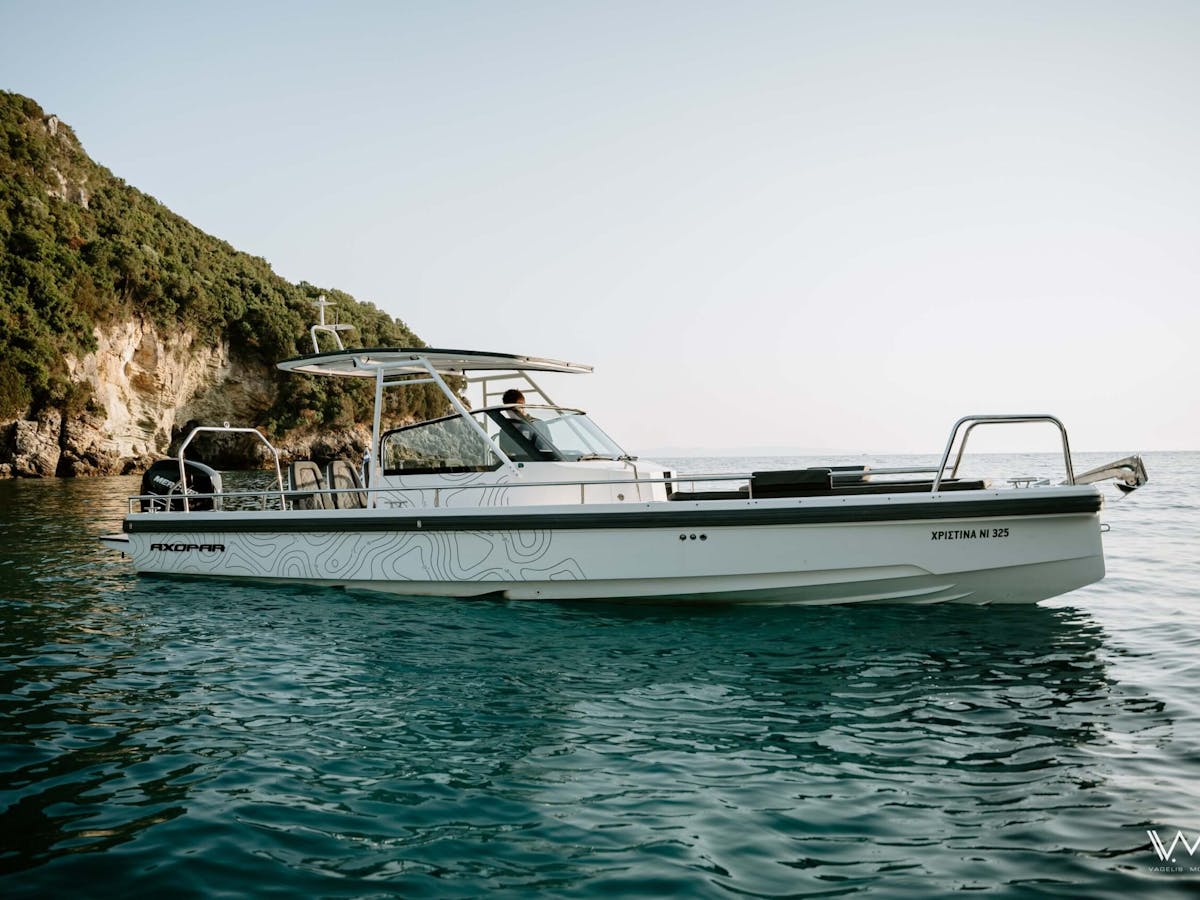 Luxurious Axopar 28 T-Top Boat