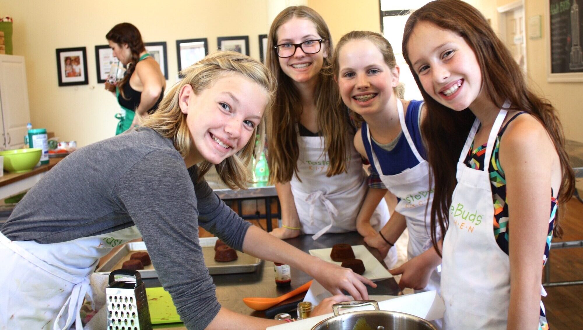 Summer Cooking Camps For Kids Leawood KS Taste Buds Kitchen   2 Group Table3 1 E1692199235823 