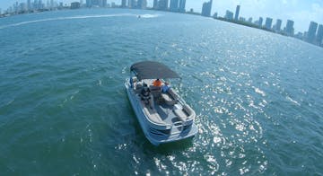 Pontoon Boat Rental Miami ≡ Party Pontoon Boat Rental in Miami Beach