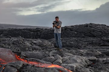 photographer captures the dramatic lava flows in Hawaii